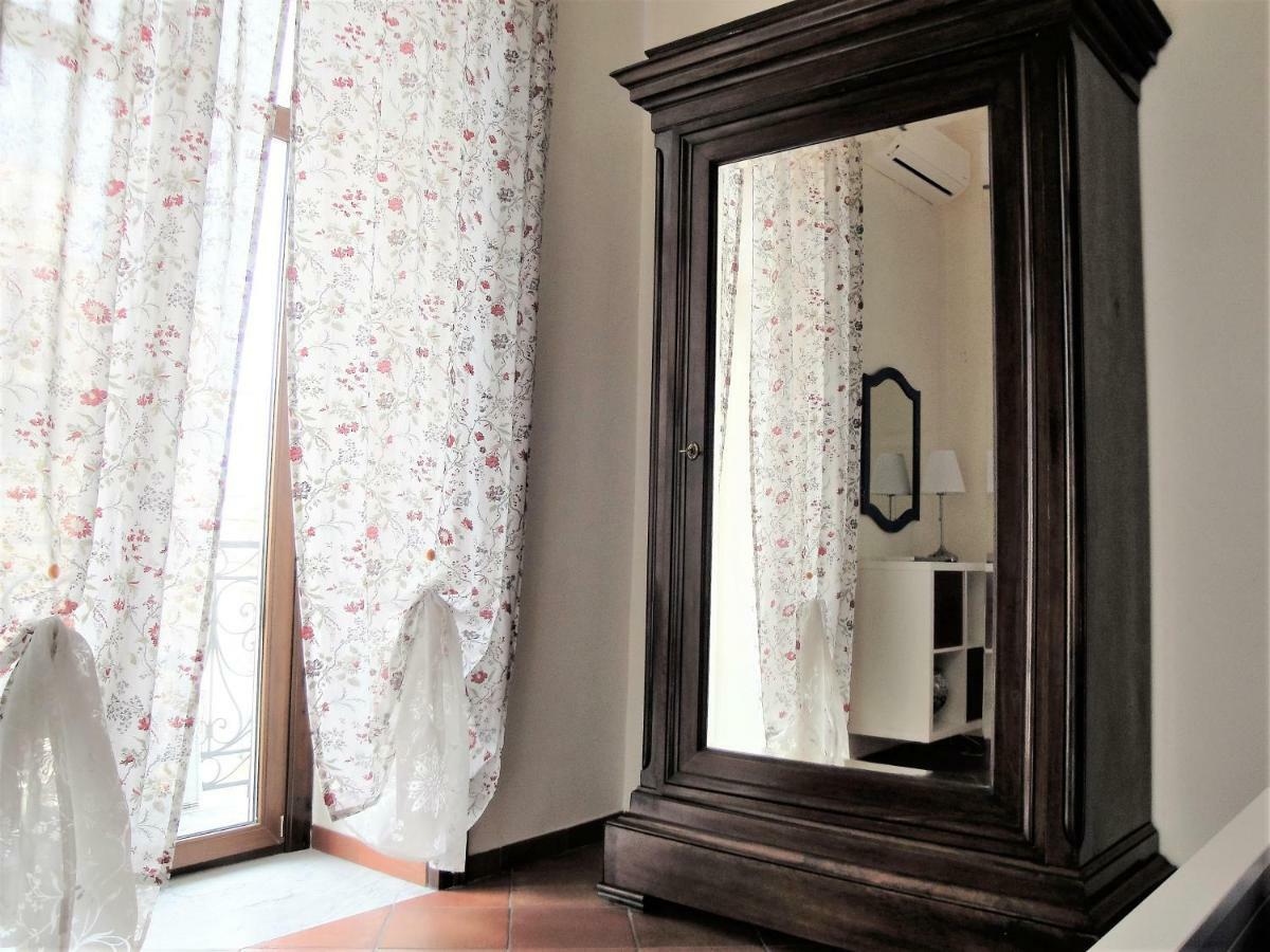 Umberto I Holiday House Неаполь Экстерьер фото